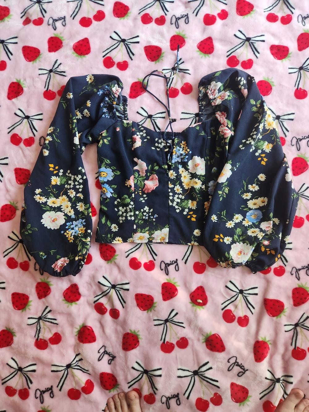 Abercrombie & Fitch Navy Floral Crop Top Cottage Core Spring